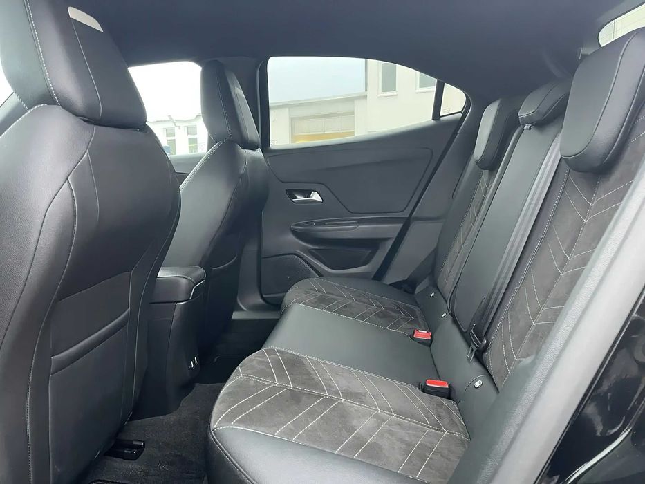 Opel Mokka-E      2021