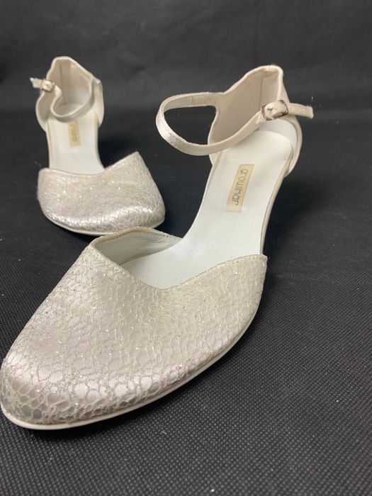 Buty ślubne czółenka Growikar 41 kaczuszki ecru sprzączka vintage y2k