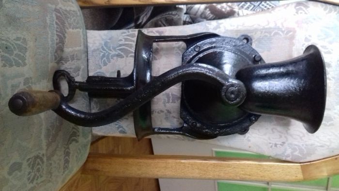 Stary młynek stan b.dobry