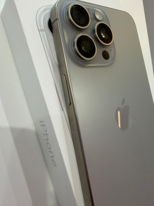 Iphone 15 pro Max - como novo