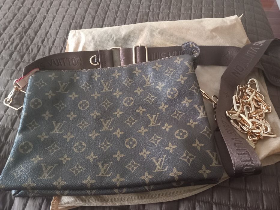 Mala  ( louis vitton )