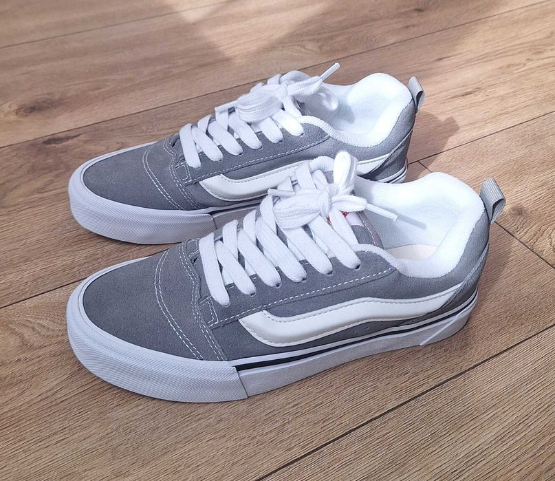 Vans buty Knu Skool, praktycznie nowe, rozmiar 39 (25 cm)