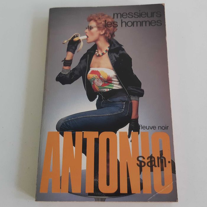Livro de Bolso em Francês Messieurs Les Hommes de San-Antonio