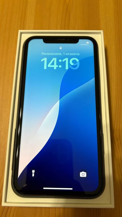 Iphone 11, czarny, 64GB