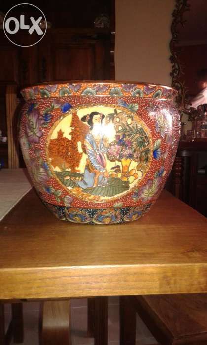 Floreira decorativa em loiça