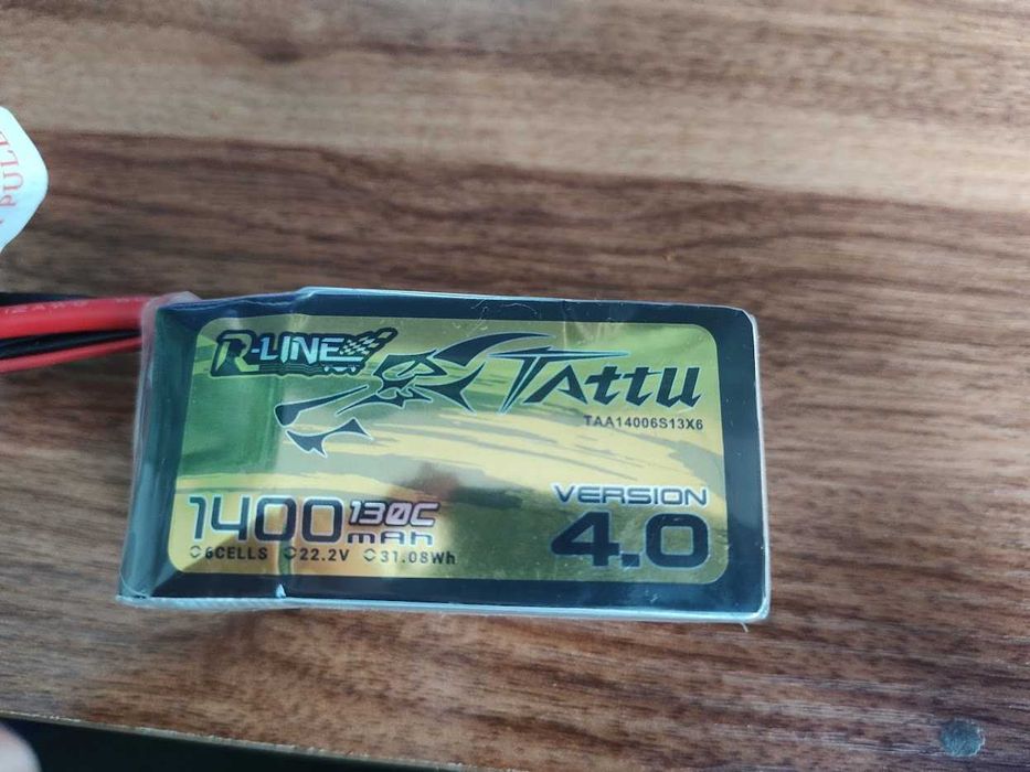 Akumulator Tattu R-Line 4.0 1400mAh 14.8V 130C 4S1P XT60 (TAA14004S13X6)