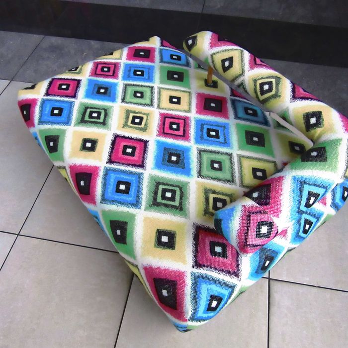 Sofa , legowisko dla psa lub kota