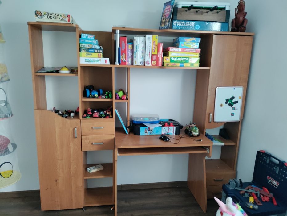 Meblościia młodziezowa