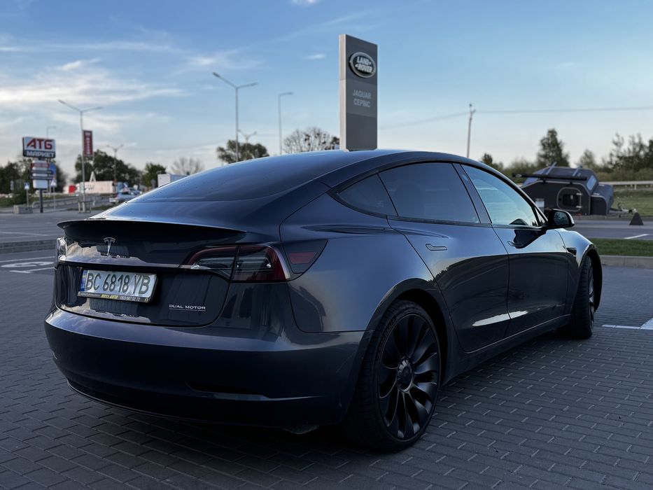 Tesla model 3 Perfomance