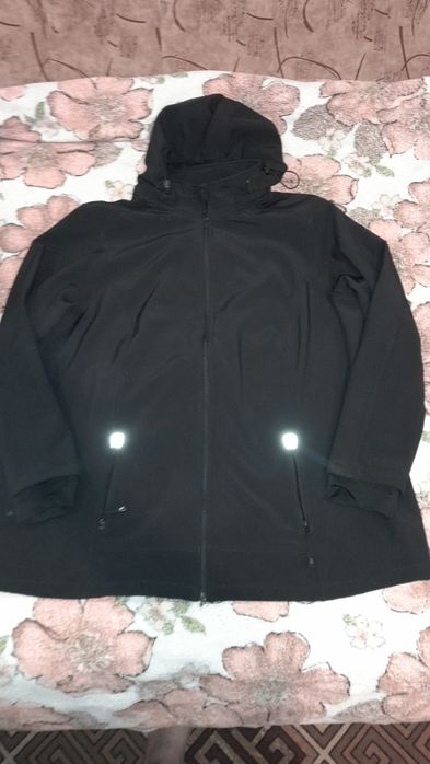 Куртка вітровка,