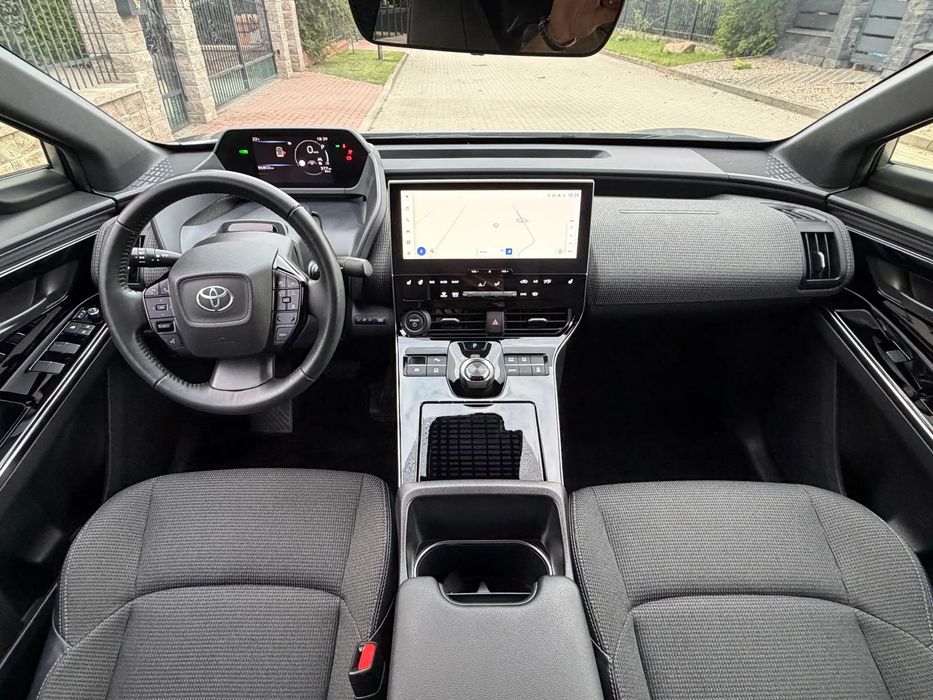 Toyota bZ4X 08.2024r. 71kw EUROPA  Navi kamera 360 brutto 23%