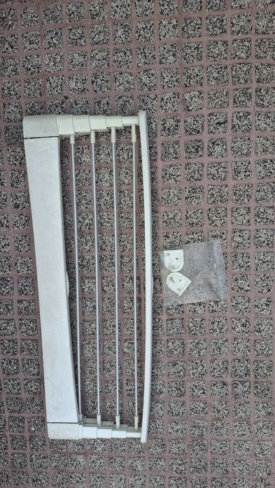 Estendal de recolher com 35 cm aberto e 1 m de largura