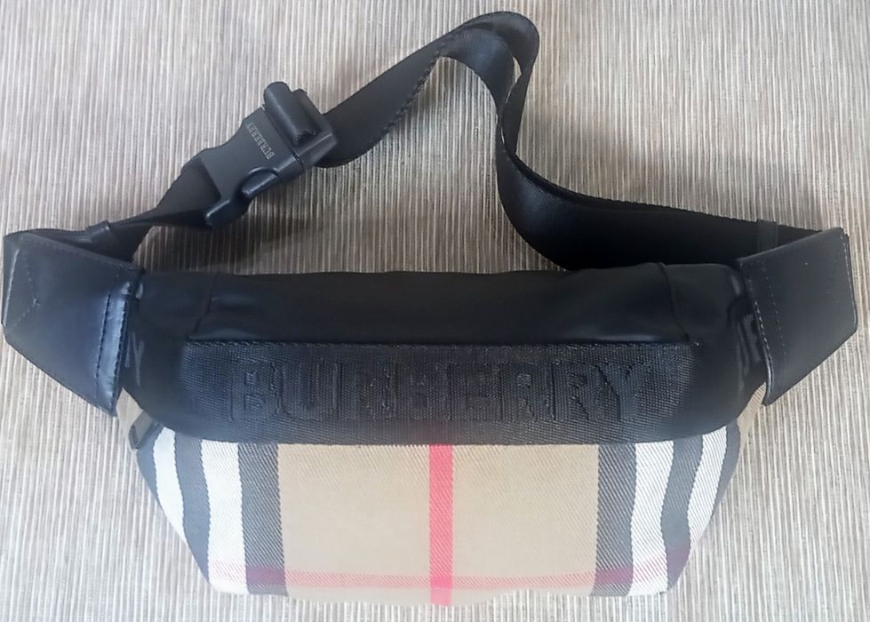 Oryginalna saszetka na pas nerka BURBERRY