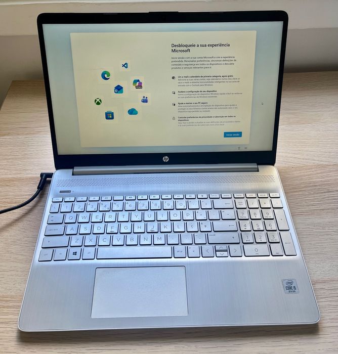 Laptop Computer491654994063544321