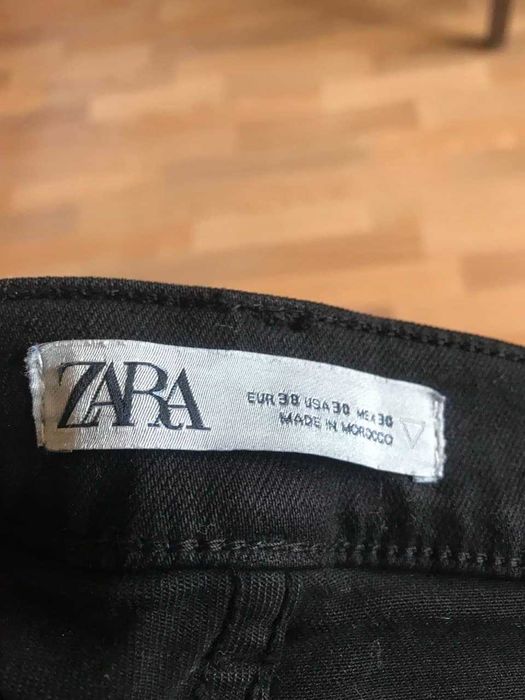 Продам новые джинсы на мальчика ZARA (цвет- черный)
