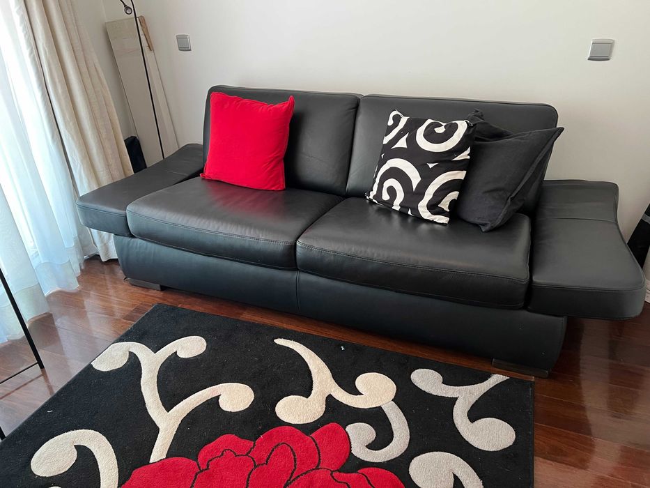 Sofá-cama em pele