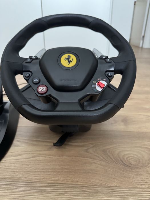 Volante e pedais Ferrari 488 GTB Edition para PlayStation