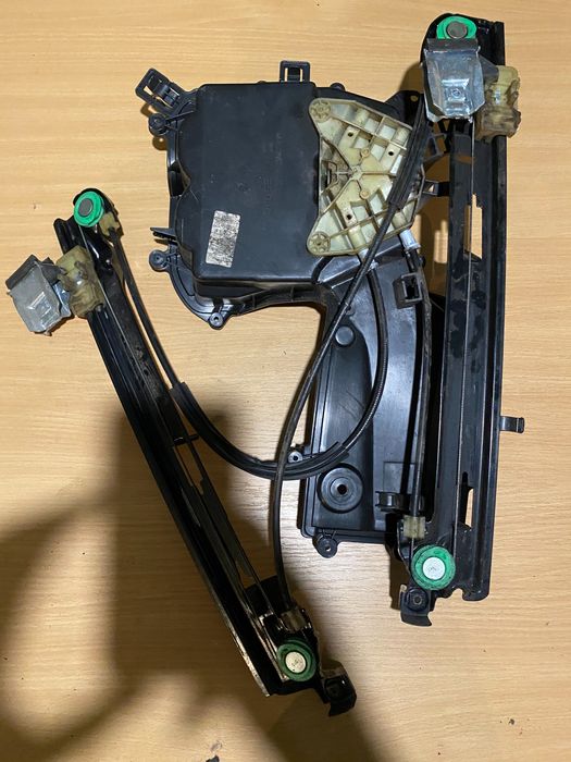 Mechanizm szyby przód prawy Leon 2 II Gwarancja