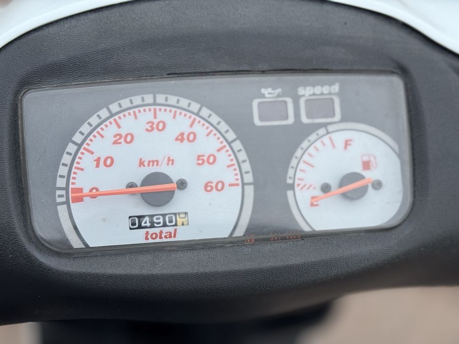 Скутер мопед Сузуки ЗЗ інчап спорт Suzuki ZZ INCN UP SPORT з контейнер