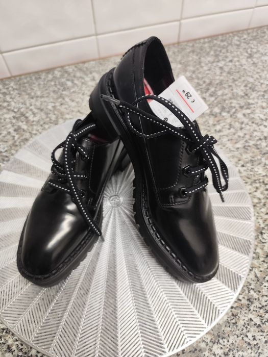 Sapatos Bershka novos