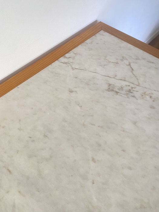 Mesa de jantar mármore e madeira