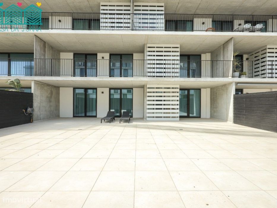 Apartamento T2 com Garagem Fechada na Praia da Barra