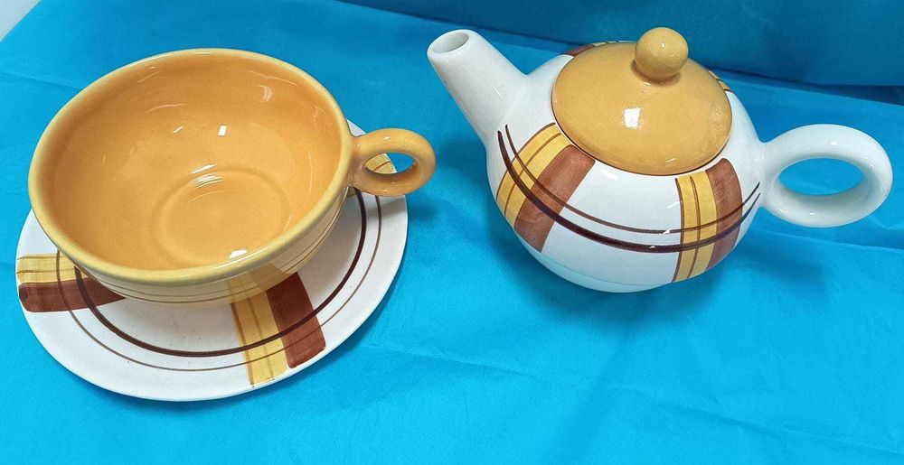 Ceramic teapot with cup445523208994836481