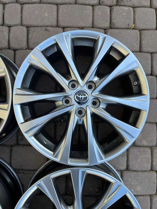 Oryginalne alufelgi Toyota 5x114,3 18 CZUJNIKI RAV 4 C-HR AVENSIS