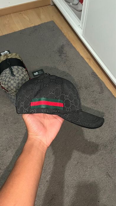 chapeu preto da gucci