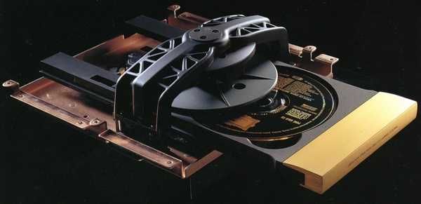 Teac  P-30 CD - transport z pilotem VRDS (Made in Japan) 230 V