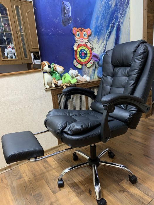 Продаю нове компьютерне крісло