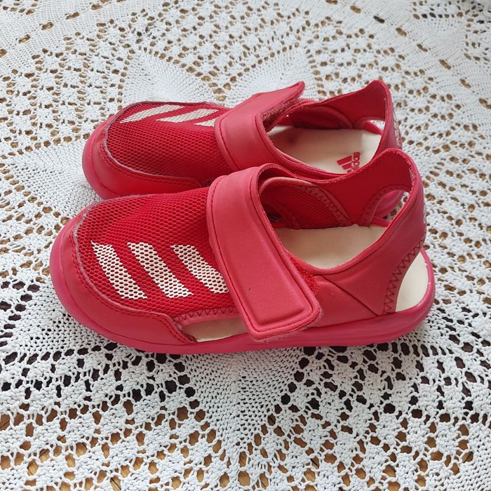 Sandałki Adidas w rozmiarze 29