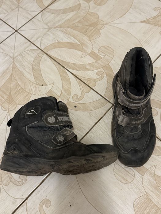 Зимові черевики на хлопчика 37 розмір 24 см