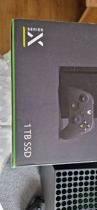 Xbox seria X + dwie gry