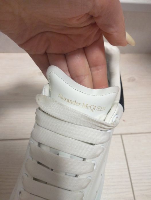 Шкіряні кеди від бренду Alexander McQueen