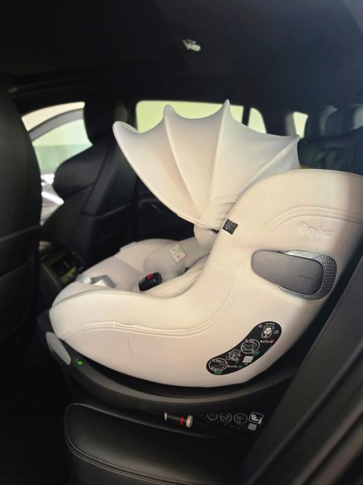 Дитяче автокрісло з базою  Cybex Sirona Ti світло сіре