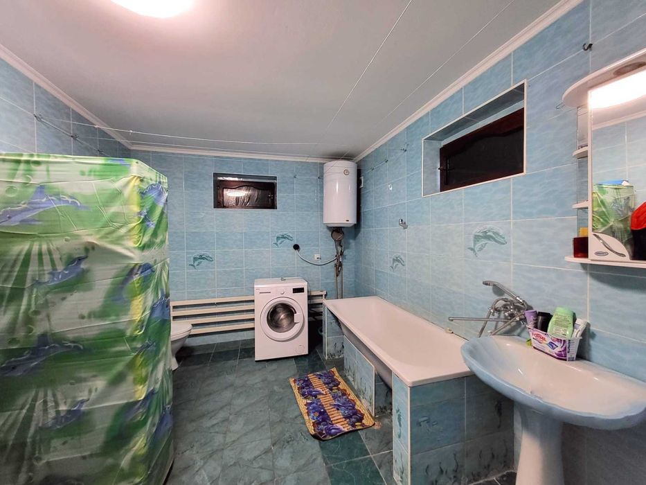 (8) Продається будинок з ділянкою в с. Гавришівка 9890