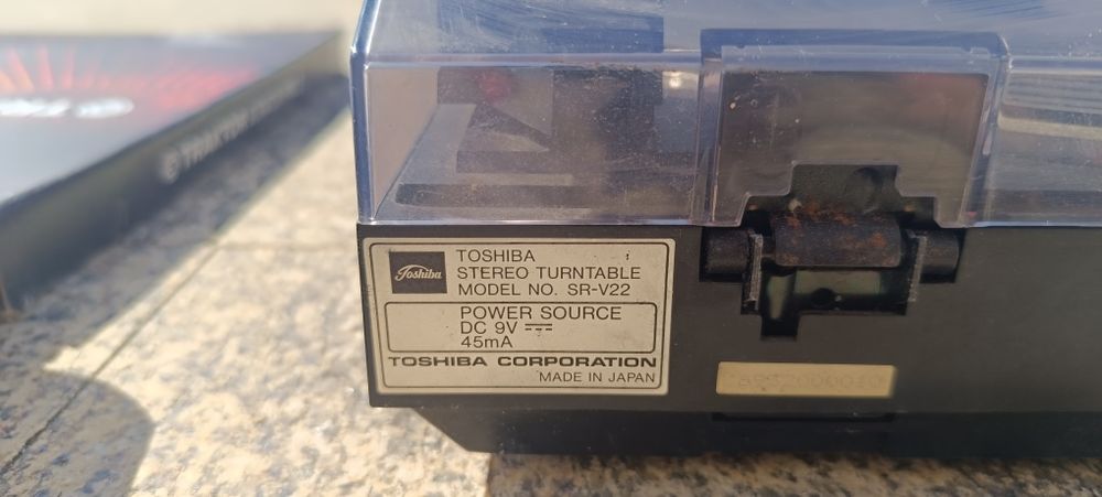 Gira-discos Toshiba SR-V22 + 4 Vinis de Controlo Traktor