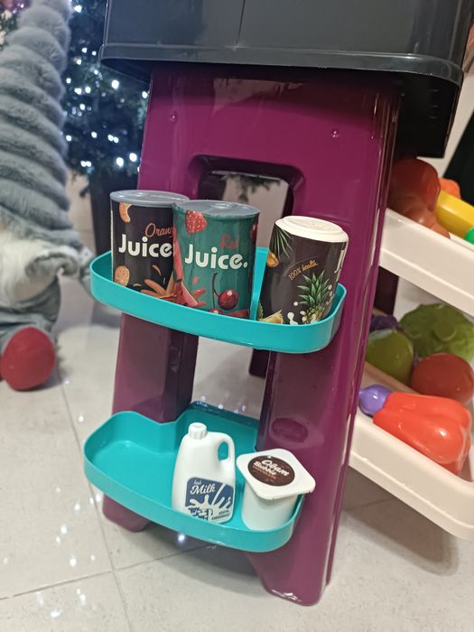 Plastikowy sklep do zabawy z kasą i czytnikiem cen