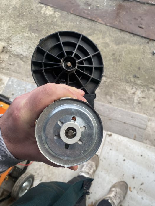 Електричний двигун в комплекті для газонокосарки