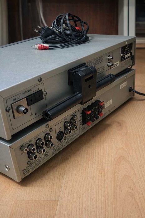 Conjunto Vintage JVC – Sintonizador e Amplificador (Oferta)