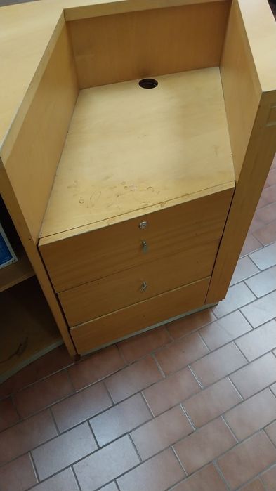 Balcão para recepção ou comércio