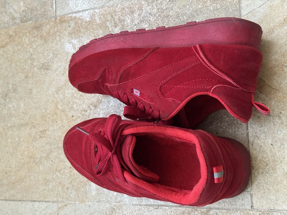 Кросівки  38 розмір