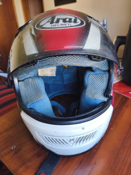 Capacete arai em segunda mão