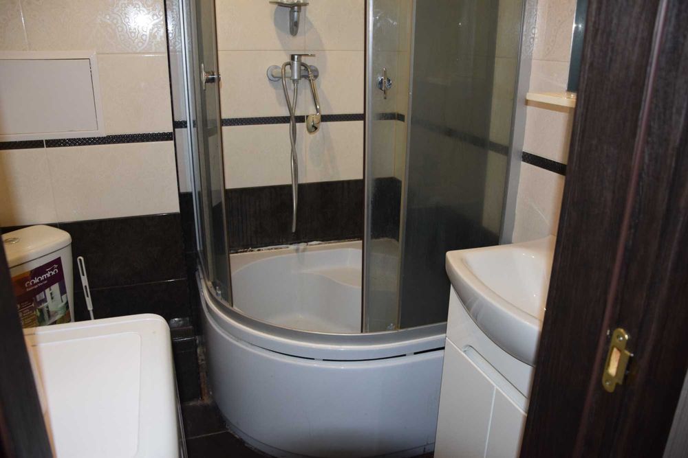 м.Наукова-центр Харкова. Сдам посуточно квартиру-студию.