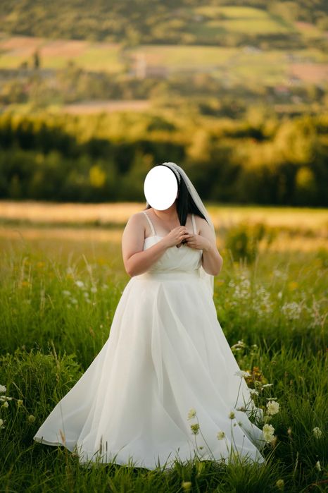 Suknia Ślubna z perłami na ramiączkach,  Strzyżów n/Wisłokiem