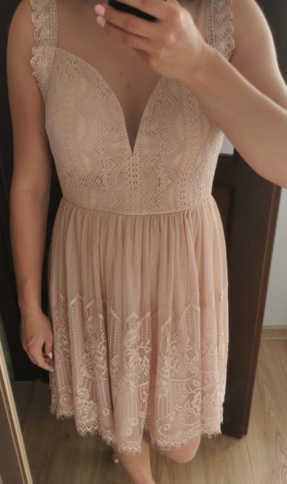 Śliczna sukienka nude beżowa koronkowa Soky&Soka r. S