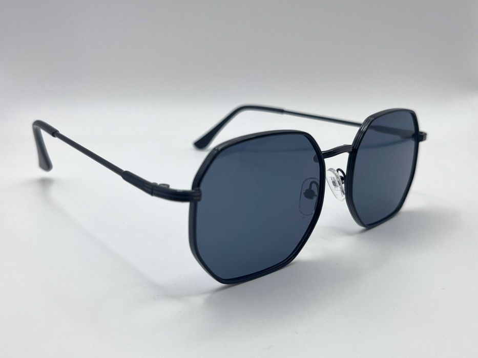 Czarne okulary przeciwsłoneczne z granatowe uniseks geometryczne