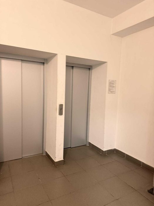офісне приміщення 16м в офісному центрі. вул.Сахарова. Без комісії для орендаря!!! - Вид 5