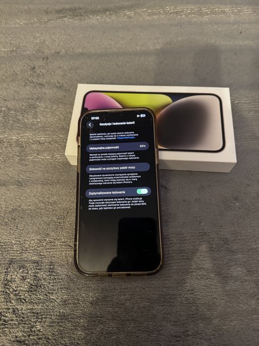 Biały IPhone 14 Plus